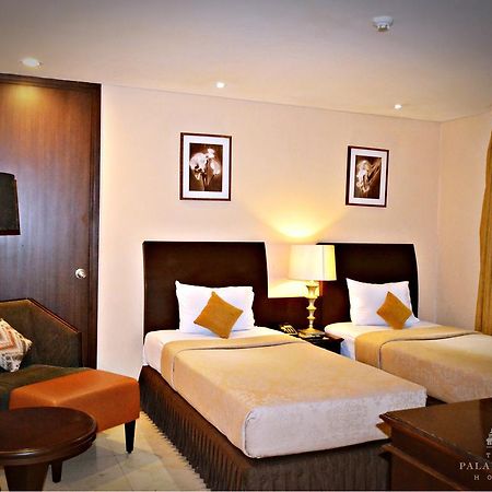 The Palais Hotel Dago Bandung Exterior foto