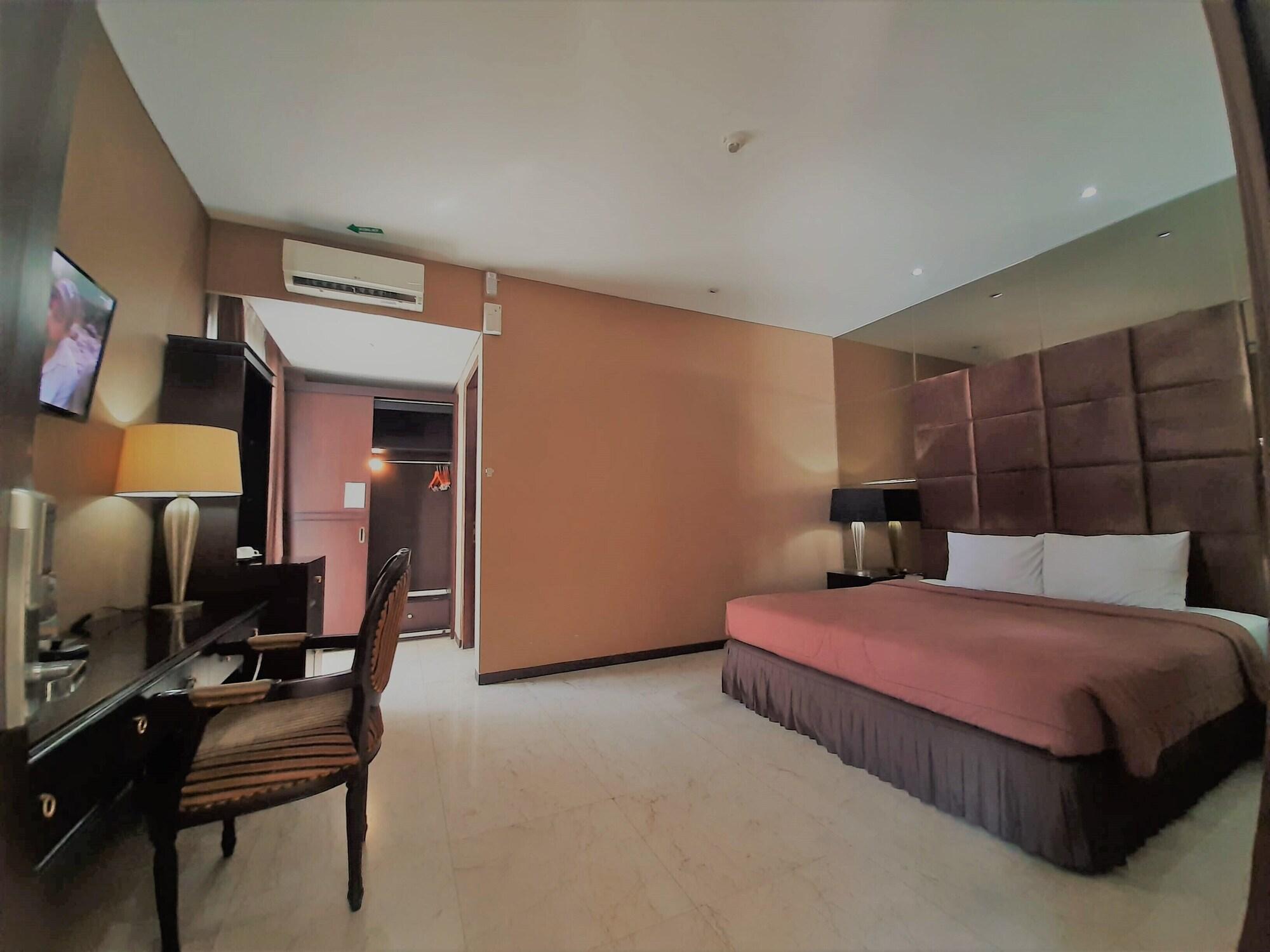 The Palais Hotel Dago Bandung Exterior foto
